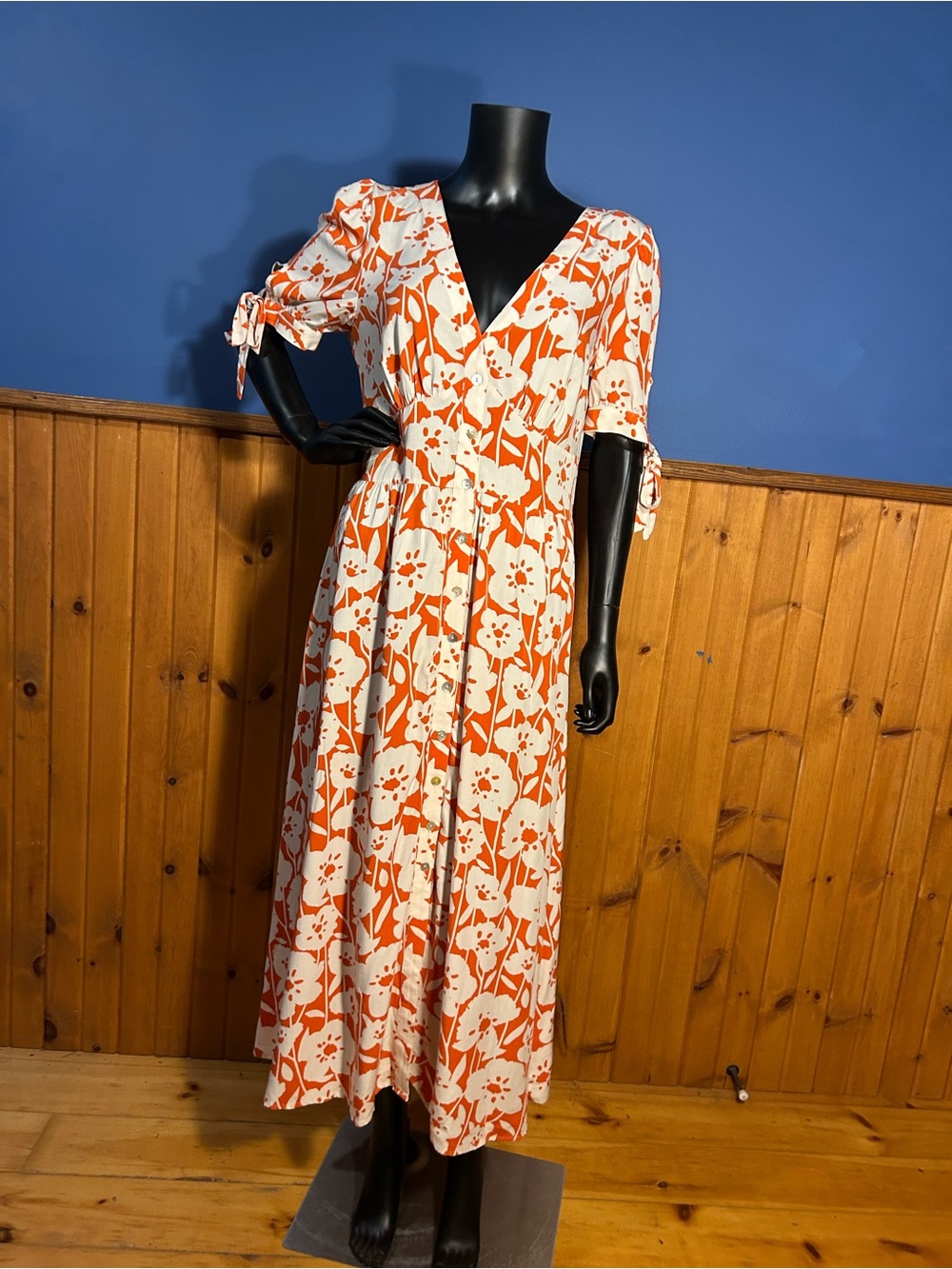 Cupshe Orange and White Floral V-Neck Maxi Dress with Tie and Front Buttons